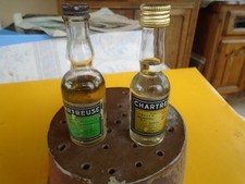 2 mignonettes  chartreuse garnier