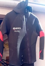 muta Mares Dual,neoprene.  5 mm usata 2 Volte. Taglia 4   Corrispinde M/ L. 