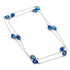 Collana con pietre preziose a