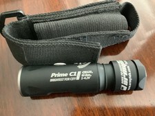 Torcia ArmyTek C1 Premium Cree XP-L con batteria e custodia
