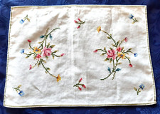 SPLENDIDO  CENTRINO PUNTO CROCE "FIORI"  COTONE  cm 28/39  RICAMO A MANO