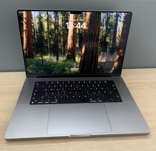Macbook pro a2485 - pro,