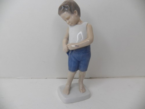 Bing grondahl statuina - &,