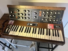 Sintetizzatore analogico