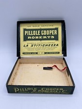 Vecchia scatola pubblicitaria