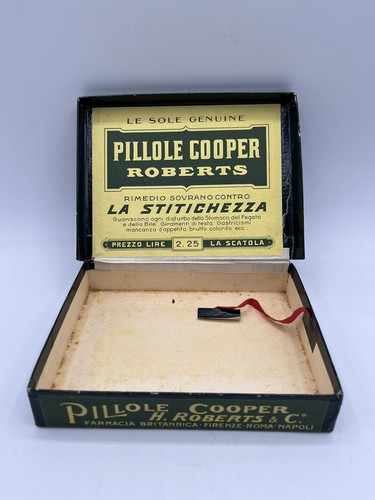 Vecchia scatola pubblicitaria