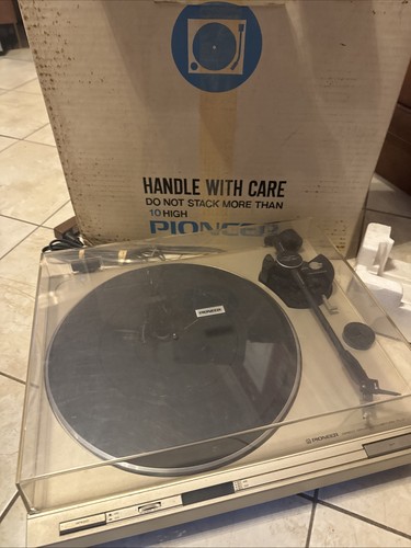 Pioneer turntable sold as - pl-4,