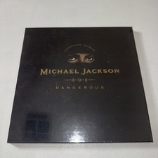 MICHAEL JACKSON COLLECTOR'S