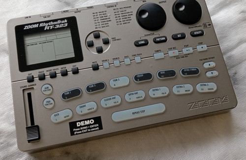 Zoom 323 rthythmtrak drum - zoom,