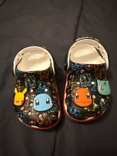 Pokémon crocs taglia