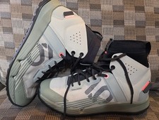 Read. Five Ten Trailcross Mid