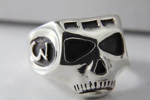 Anello teschio argento