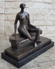 Scultura astratta in bronzo