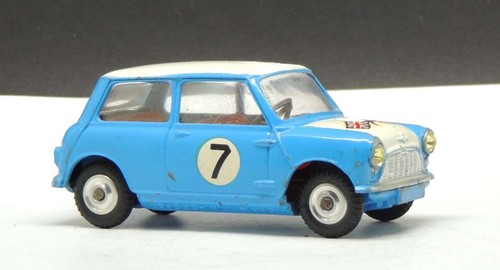 Vrai corgi 227 - morris, mini