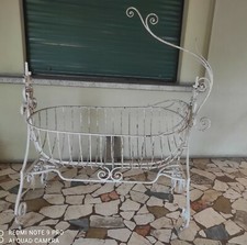 Antica culla in ferro battuto primo novecento