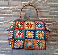 Borsa uncinetto fatta a mano, stile Granny clik clak, handmade, manico in bamboo