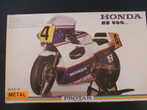 Maquette moto très beau - 1/9.très,