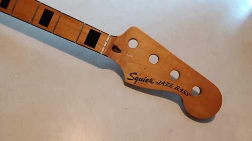 Junk fender squier classic - junk,