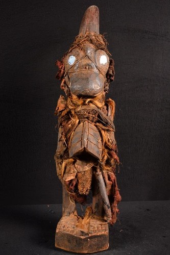 Una rara statua fetish voodoo