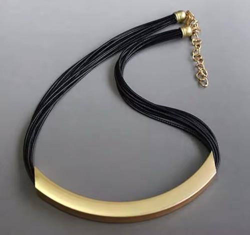 Collana con ciondolo tubo - , oro
