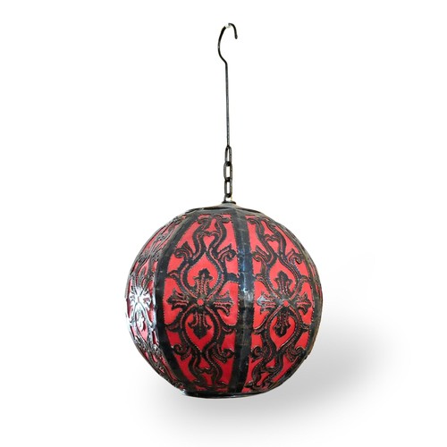 Lampadario etnico ferro