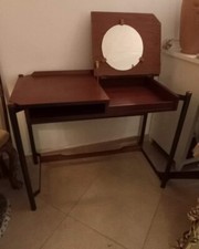 Tavolino toletta con specchio