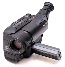 Videocamera Sony Handycam Vision CCCD-TRV27E PAL 8mm Video8 XR Hi8 Video Camera
