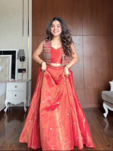 Lehnga choli bollywood - ..,