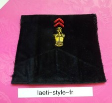Q0602 tissu fourreau épaule velour noir génie doré 2 soutaches rouges