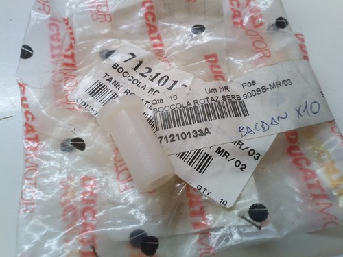 Ducati 900 750 1000 2 - 900, 3