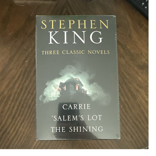 Stephen king three classic - stephen,