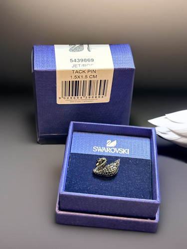 Swarovski iconic swan - swarovski, tack