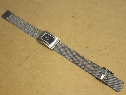 Vecchio orologio polso e - orologio, l'e