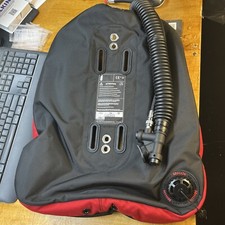 Hollis ST 35 - Ala di