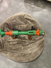 Pistola giocattolo lanciarazzi