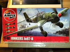 1/48  JUNKERS JU-87 B STUKA + PERSONNEL (AIRFIX/ICM) STARTED W/EXTRA PARTS