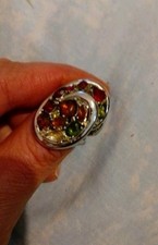Anello elegante con un design
