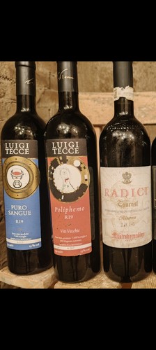 Lotto vino taurasi radici