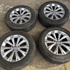 Cerchi In Lega completi Con Gomme VOLKSWAGEN 215/65 R17 TIGUAN