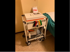 ELETTROCARDIOGRAFO CARDIOLINE 200S USATO PARI A NUOVO CON CARELLO A DUE RIPIANI 