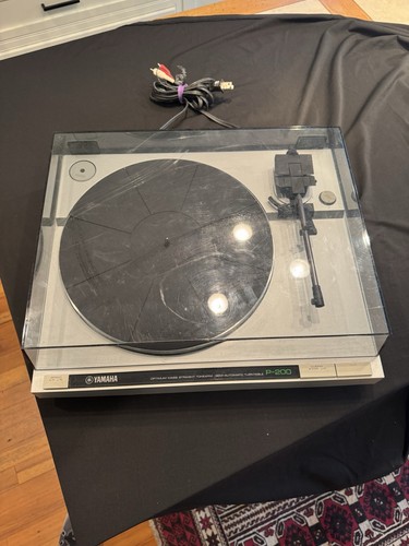 Yamaha 200 turntable - 200,