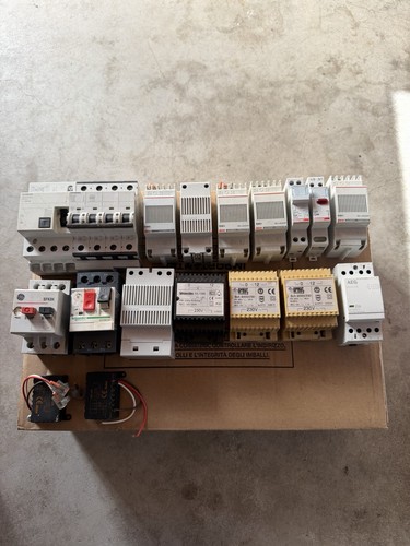 Stock materiale elettrico - materiale,