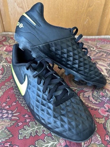 Scarpe con tacchetti calcio