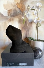 Giuseppe Zanotti donna