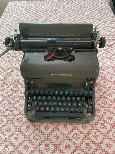Macchina scrivere antica - da,