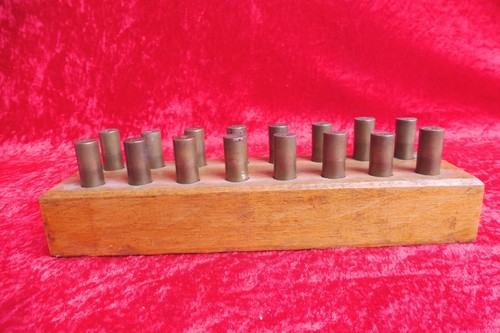 Vecchio blocco legno con 16 - legno,