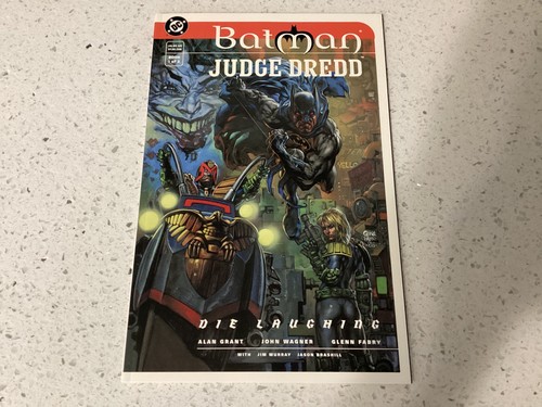 Comics batman judge dredd - batman,