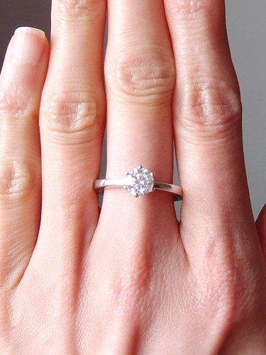 Anello solitario moissanite