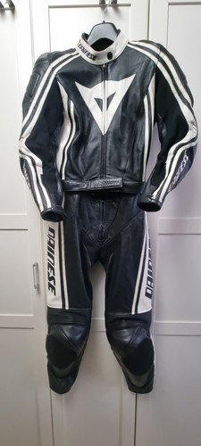 Tuta moto pelle - in,