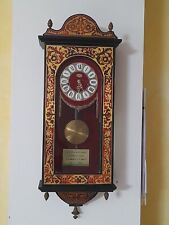 Orologio A Pendolo Antico Da Muro In Legno con numeri.